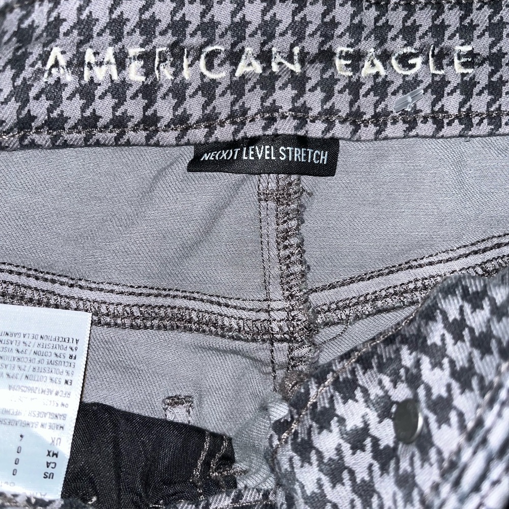 American Eagle Curvy Super High Rise Patterend Jeans - Picture 4 of 5